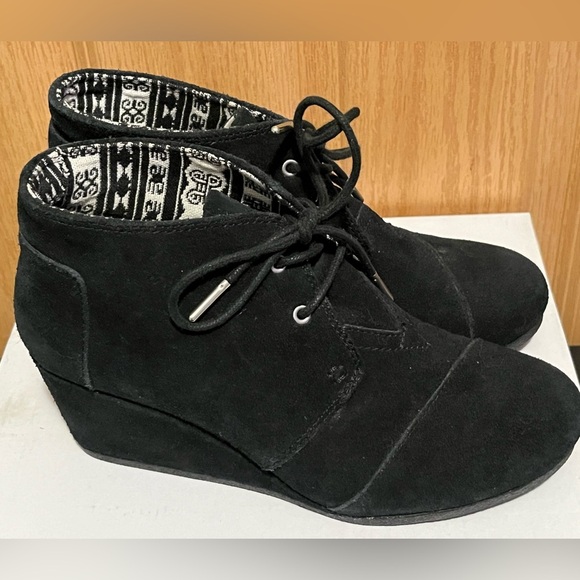 Toms Women's Black Suede Desert Wedges - Picture 5 of 12